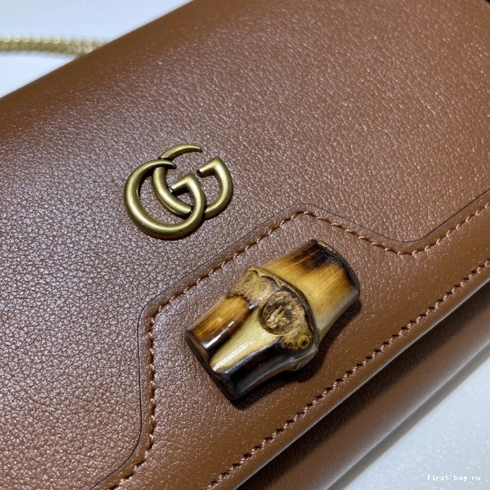First bag ru wallet bamboo with Diana chain Gucci 0715